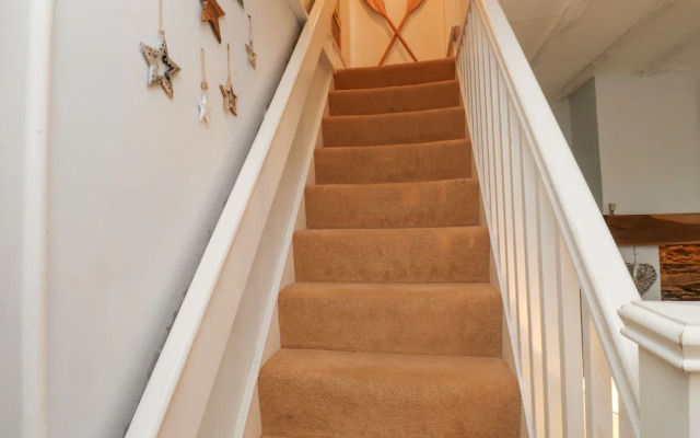 6 Hillside Terrace
