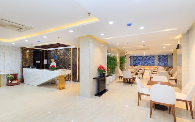 SAZI Resin Hotel - Free Nails/HairWash