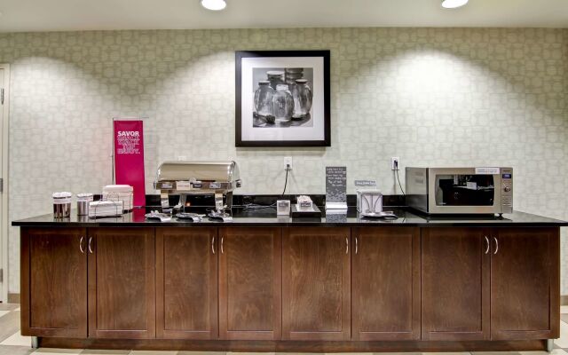 Hampton Inn & Suites by Hilton Red Deer