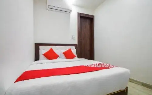 OYO 26124 Silver Palm