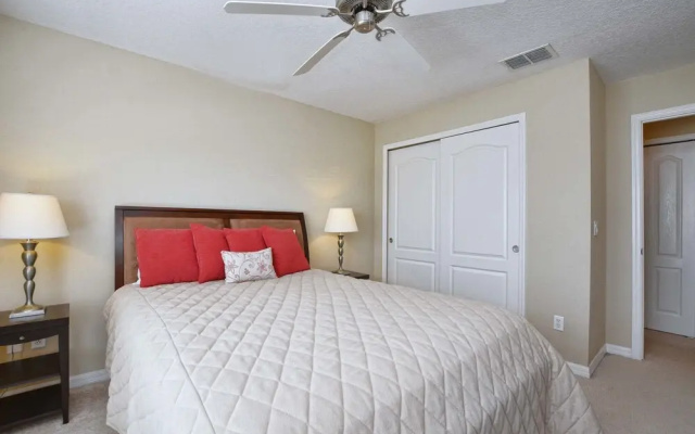 Paradise Palms 8954