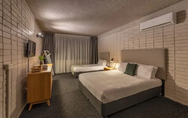 Palms Hotel Motel Chullora