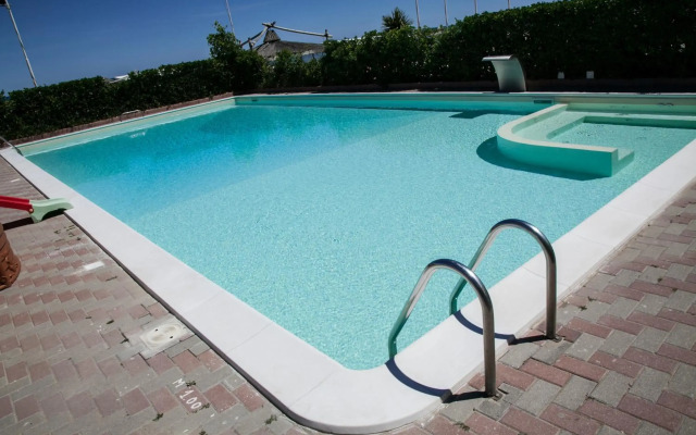 Hotel Meritime