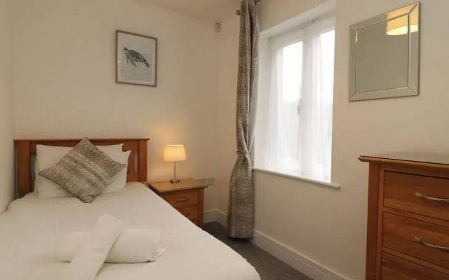 Admiral's Quarter Apartment 4