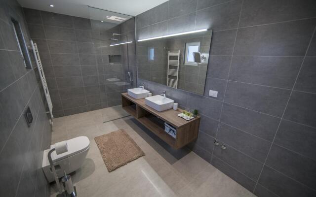 D in Postira with 7 bedrooms and 7 bathrooms