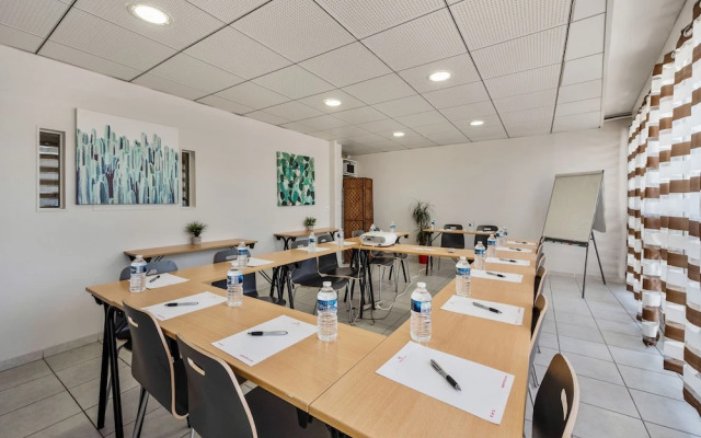 Appart'city Marseille Aeroport Vitrolles - Appart Hotel