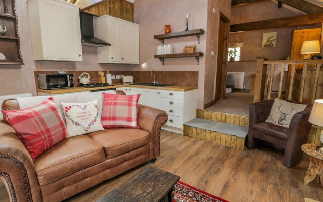 The Barn At Cae'R Fadog Isaf