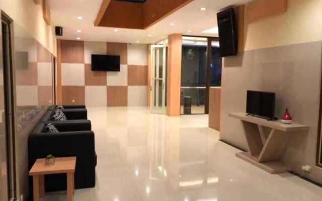 Lcr Hotel