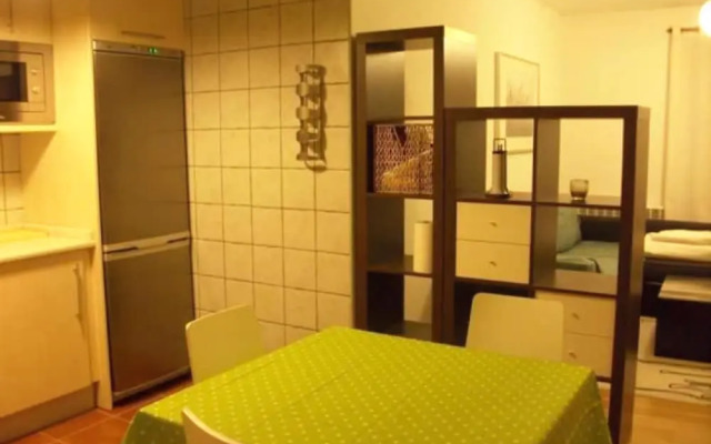 Apartamentos 3000 Escarrilla