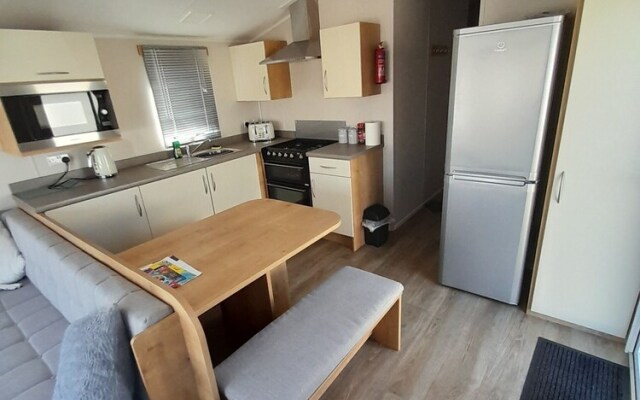 Lovely 3-bed new Caravan in Walton on the Naze