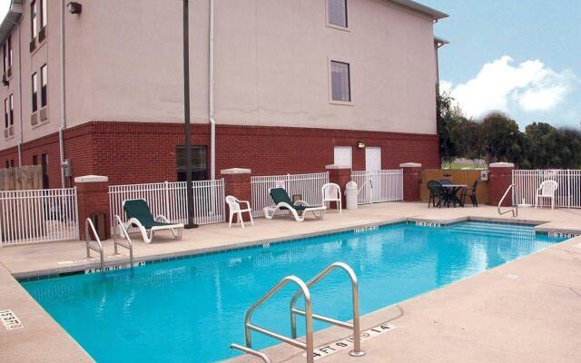 Comfort Inn & Suites Fultondale Gardendale I-65