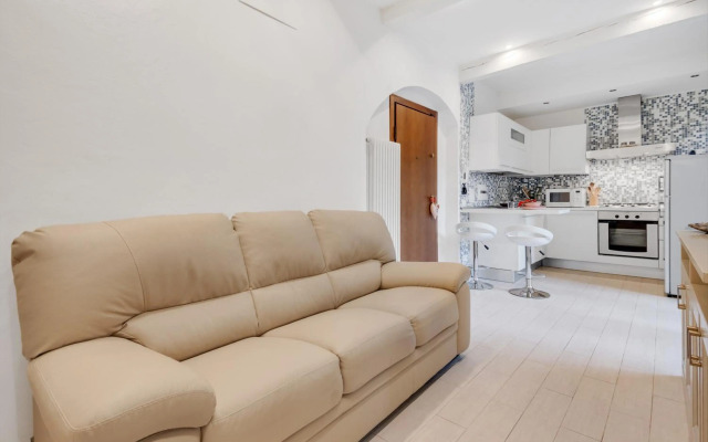 Coverciano Modern Apartment with Patio!