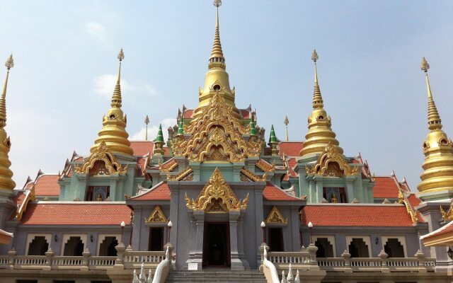 Ploy Palace Hotel