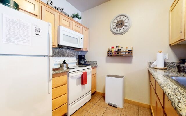 Sunstone #320 2 Bedroom Condo by RedAwning