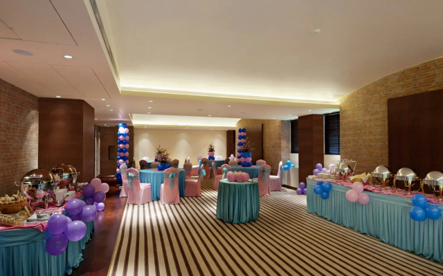 Le Meridien Surat
