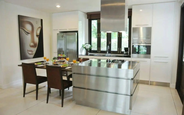 Phuket Ratchamaka Pool Villa