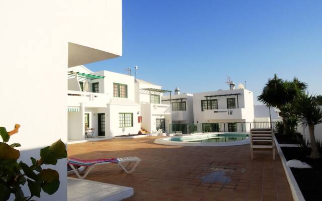 Apartment Los Zafiros in Puerto del Carmen Aircond & Wifi & Dishwasher