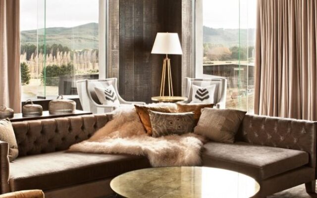Kinloch Manor & Villas