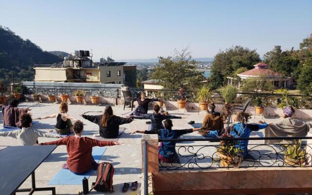 Live Free Hostel