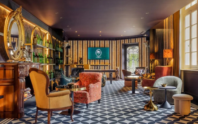 Château Jeanne & the Forest - Château de Montvillargenne