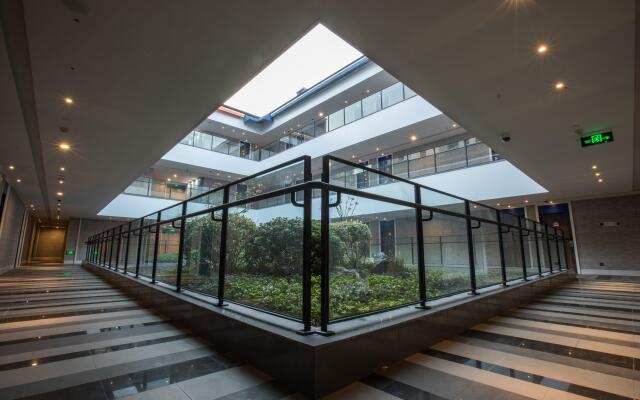 Holiday Inn Express Shanghai Tourism Zone