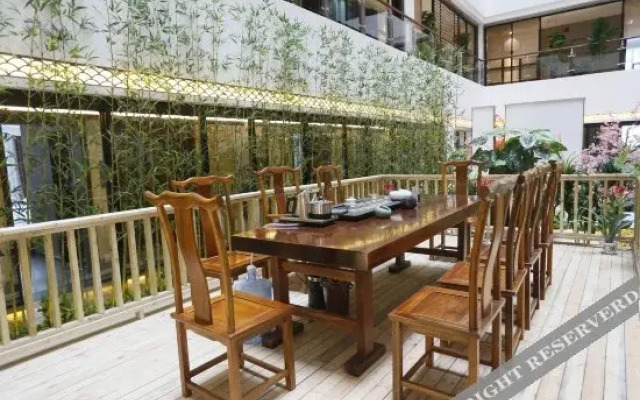 Shangdong Business Hotel