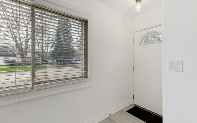 Beautiful Romantic 2 Bedroom House in the City Close to Restaurants and Bars 2 Home by Redawning