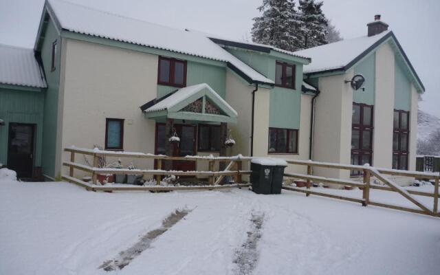 Gulabin Lodge Outdoor Centre