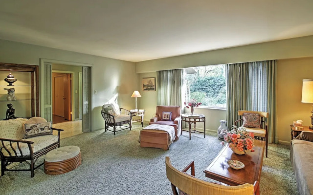 Mid-century Hideaway: Spacious Brownsville Home!