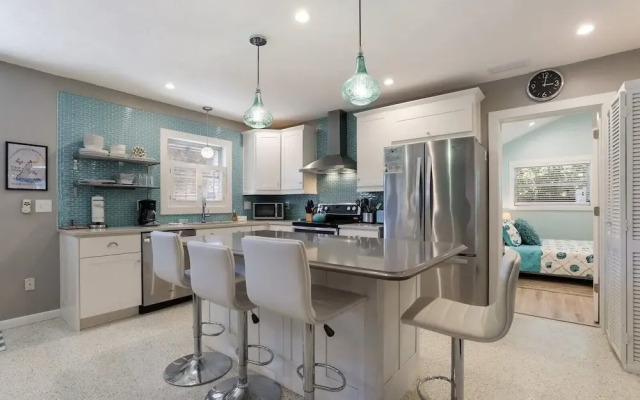 Bayside Bliss 3 Bedroom Home by RedAwning