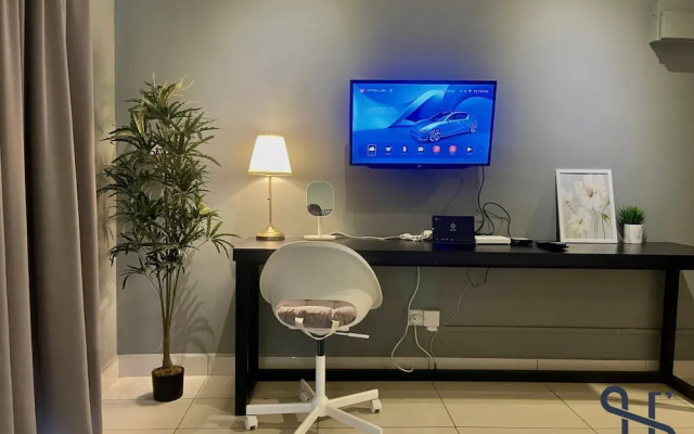 Homesuite' Home at Aeropod SOVO