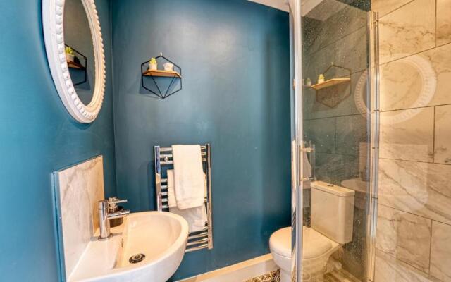 Stylish Worcester Studio Apartment