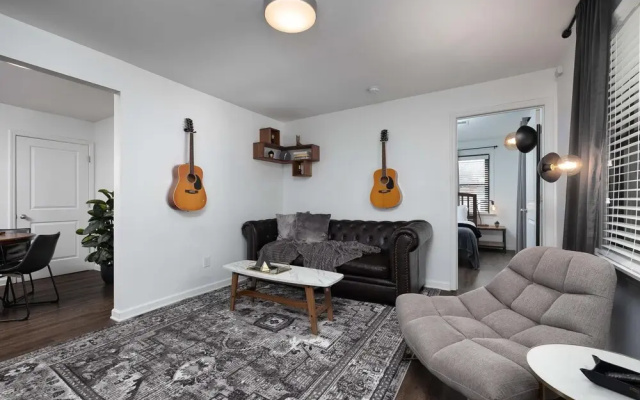 JURNY - Close to Music Row - 4 Bedroom Apartments