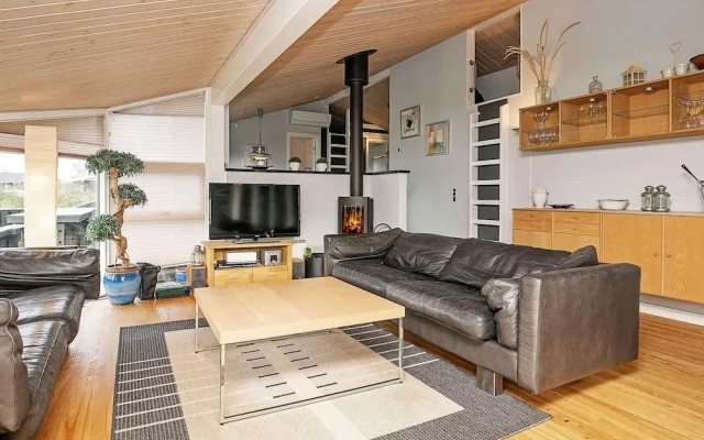 10 Person Holiday Home in Jerup