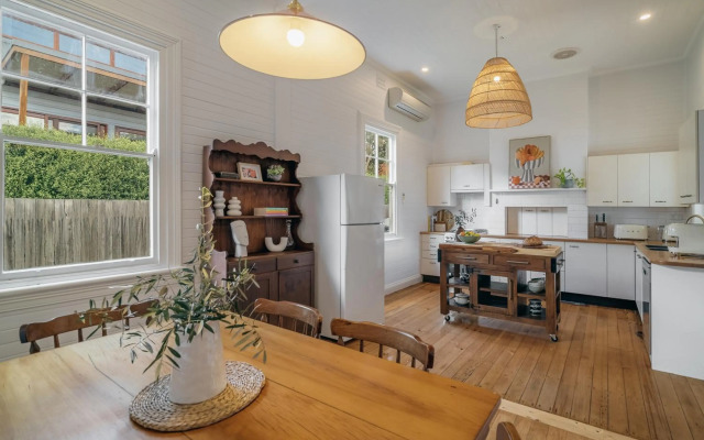 Quinn's Cottage - Central Armidale