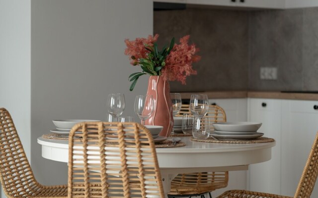Elegant Apartment in Poznan by Renters