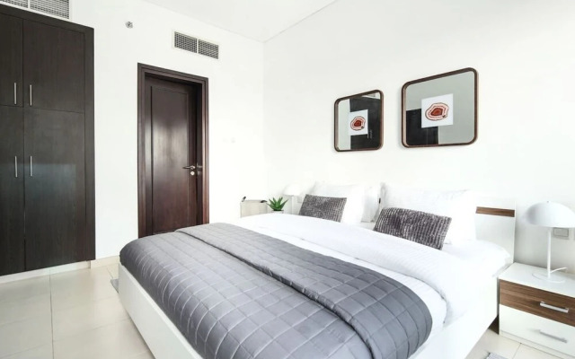 Minutes From JBR Beach! Beautiful 1BR in Marina!