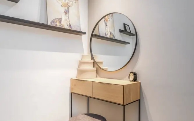 Stylish one BDR with balcony