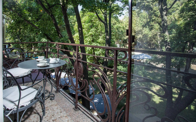 Palais Royal Hotel