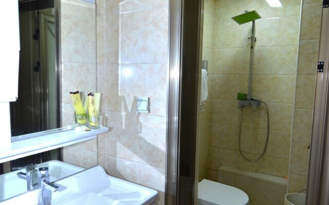 Lanzhou Longshang Apartment