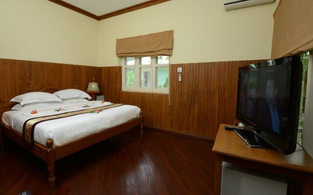 Kyaw Hotel