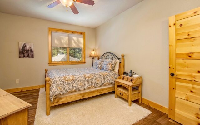 Serenity Luxury Vacation At Windcliff 3 Bedroom Home by RedAwning