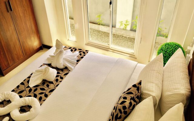 8 Plus Motels