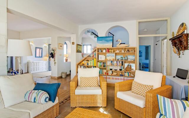 Magnificent Villa in Andalusia near Beach