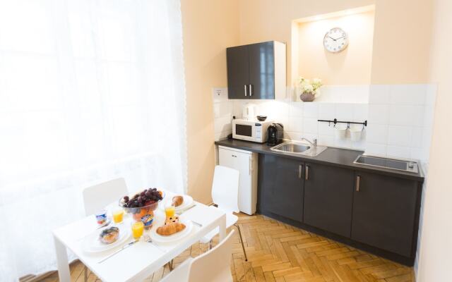 Apartments Roman