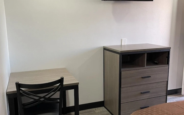 Welcome Inn & Suites