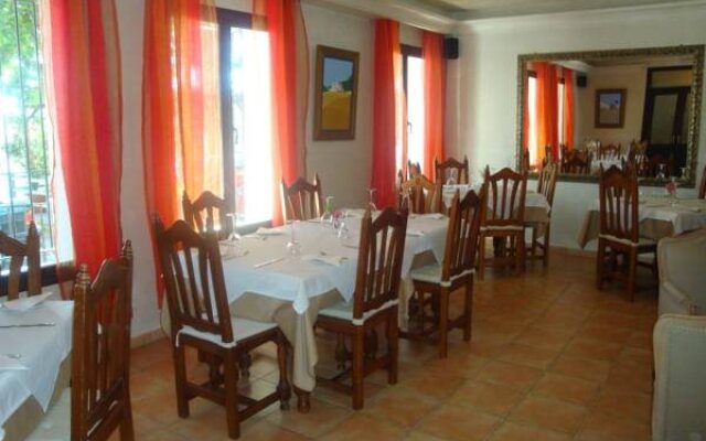 Al Lago Rural Hotel and Restaurant