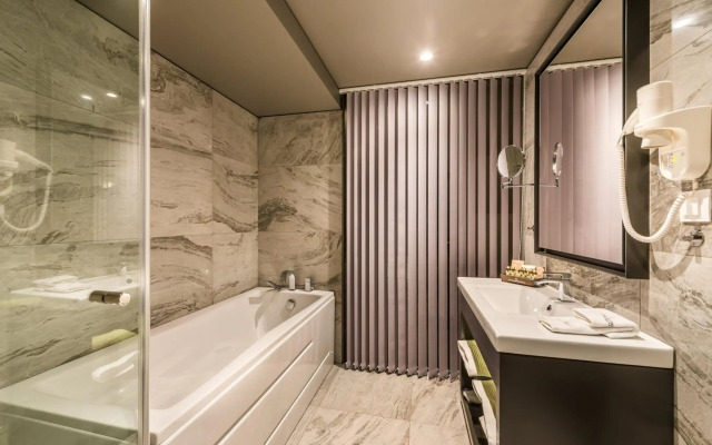 All Seasons Residence Hotel