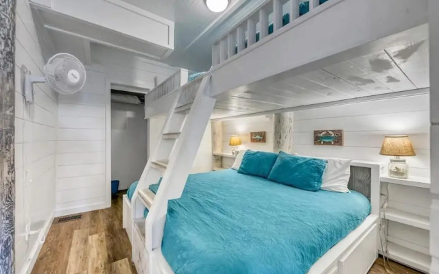 Green Reef #6- Beachfront Bliss