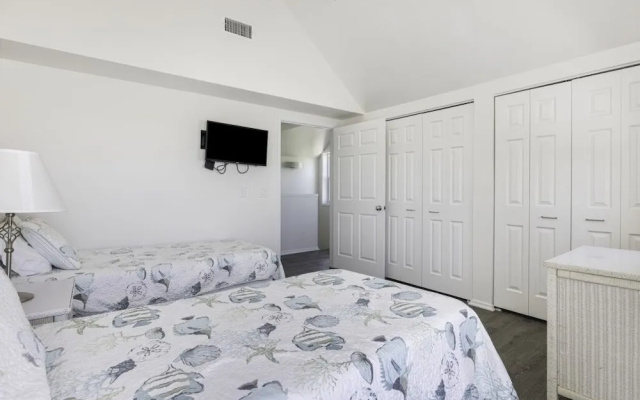 Holley House 4 Bedroom Home by RedAwning